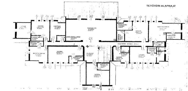 Manor house — upper-floor / attic plan